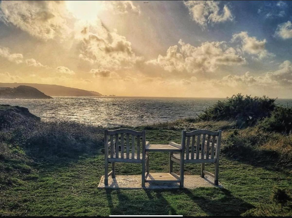 Chine Cottage Self-Catering Coastal Bungalow In Rural West Wight Freshwater Esterno foto
